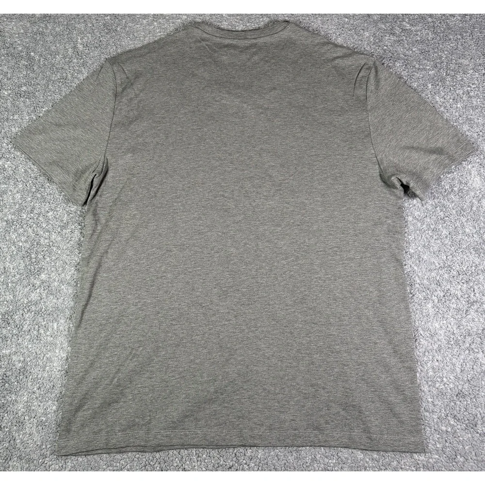 NWT Banana Republic Mens Large Luxury Touch Performance Knit T-Shirt V-Neck Gray